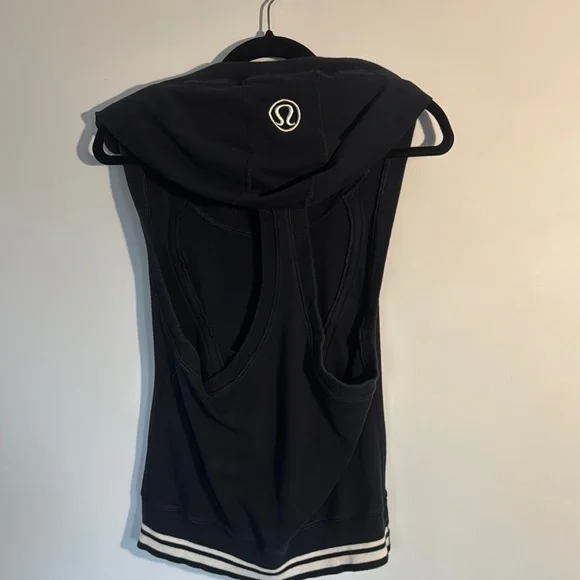 Black Sleeveless Hoodie Top - Picture 2 of 2